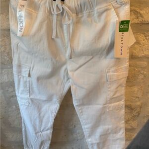 Tinseltown Women White Jogger Pants